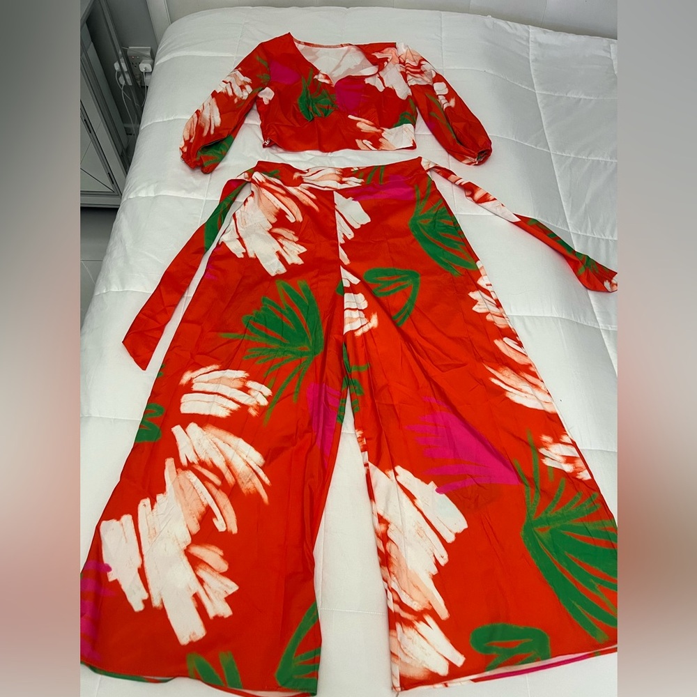 Pants and top set perfect for vacation extra large